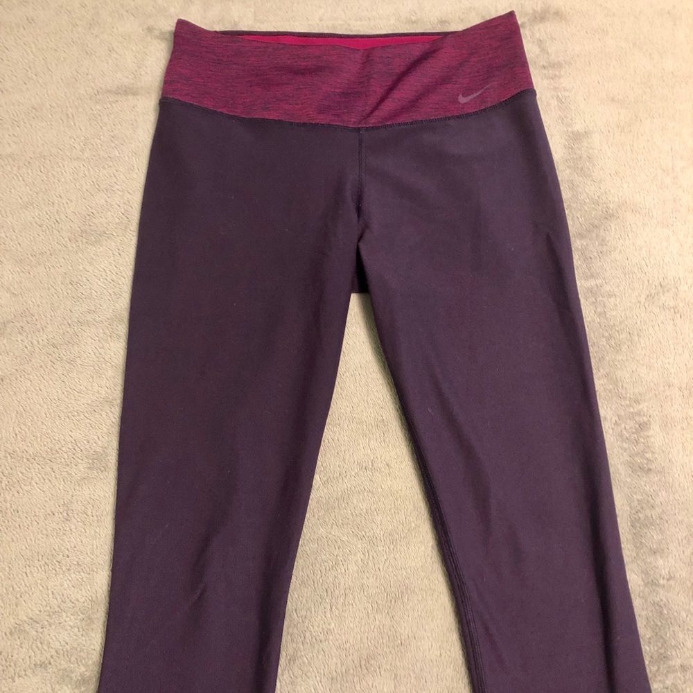 Nike Women's Dri-Fit Legend Training Capri - Small